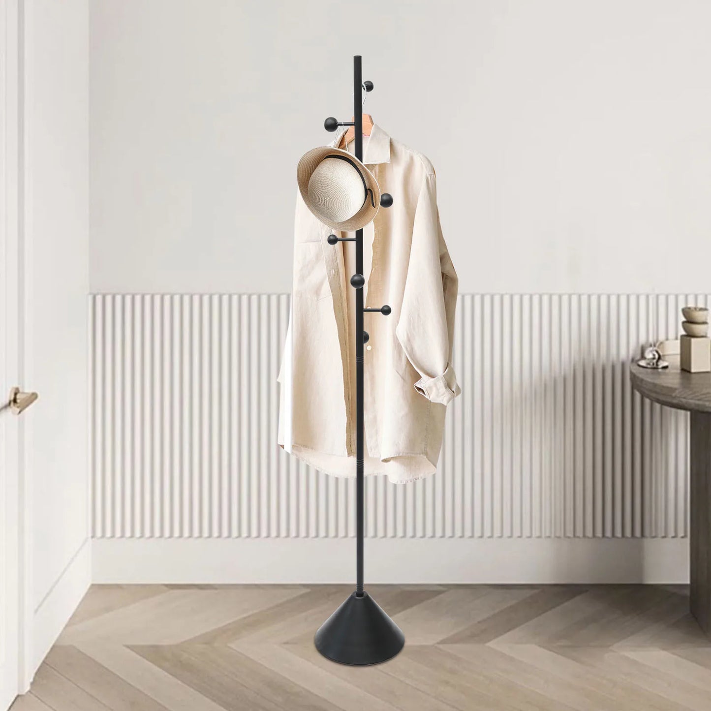 Porte-manteau classique en fer noir avec 8 crochets et base stable