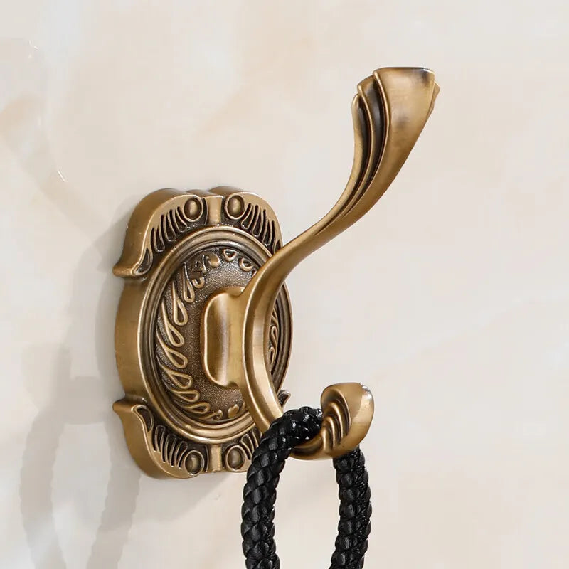 Porte-manteau mural en aluminium vintage design italien, rangement optimisé