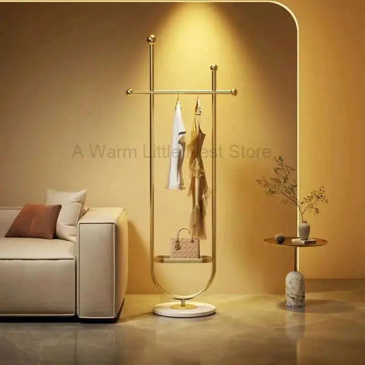 Portant vêtements autoportant esthétique et gain de place